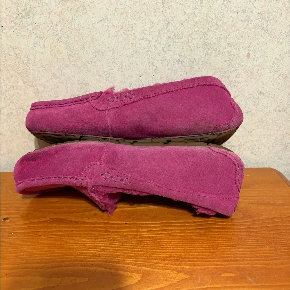 UGG Ansley studded fuchsia suede slippers Slip on Loafers Women’s Size 7